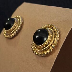 Vintage Gold Tone Rope Edge Black Cabochon Stud Earrings